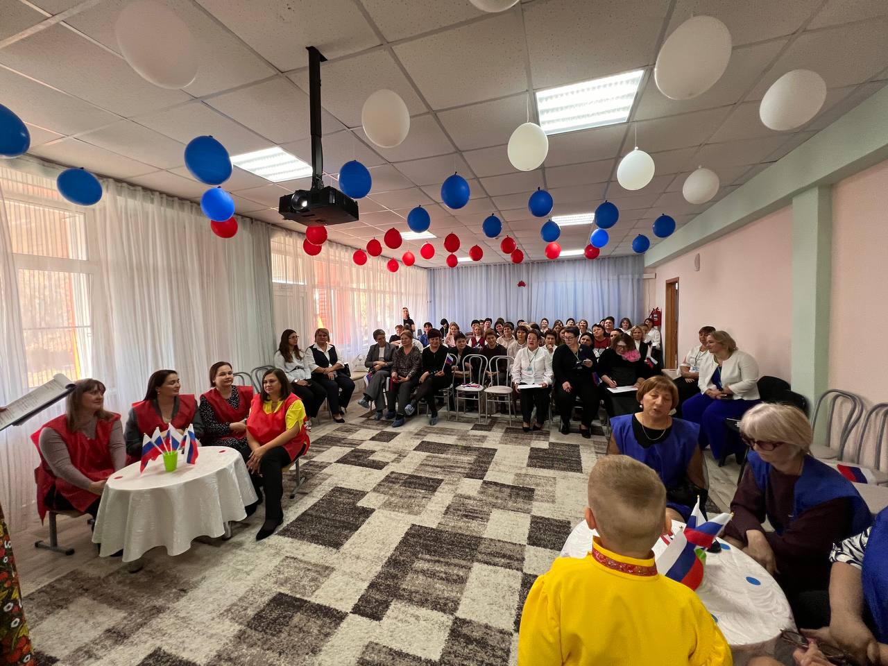 photo 5190574007529898780 y